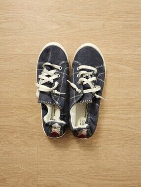 Time and Tru Navy Blue Memory Foam Sneakers - Women’s Size 6.5